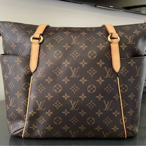 💎✨SIDE POCKETS, LV TOTE💎✨retired Totally MM Excellent condition!!